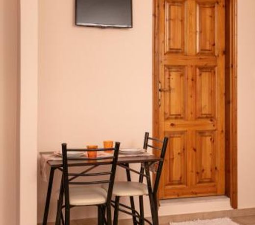 Dryades Apartments & Studios