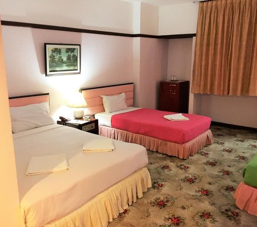 Daeng Plaza Hotel