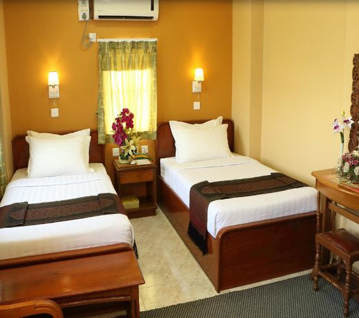 Royal City Hotel
