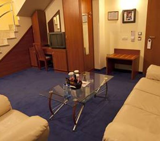 Diplomat Plaza Hotel & Resort