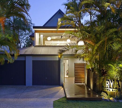 A PERFECT STAY - Arya