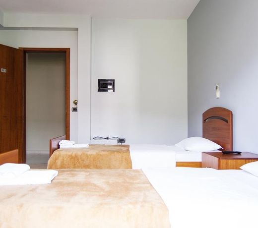 Dhima Hotel
