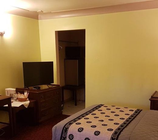 Capri Motel
