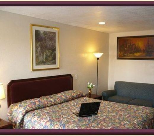 GOLDEN STAR INN