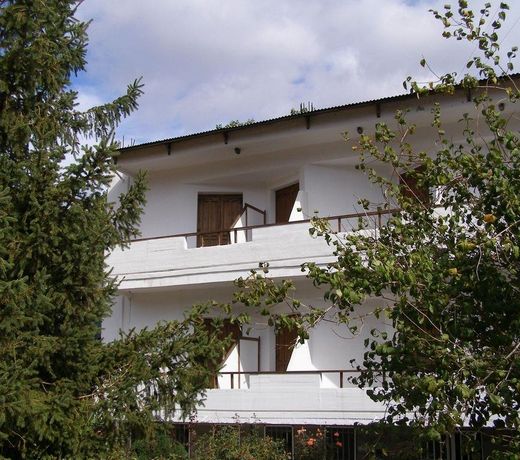 Neos Omalos Hotel
