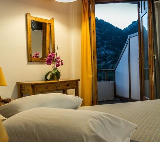 Neos Omalos Hotel