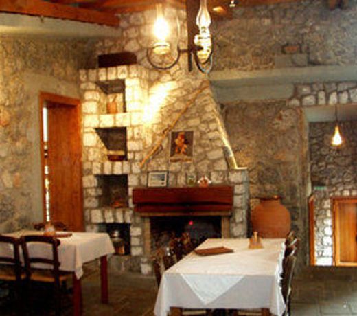 Samaria Village
