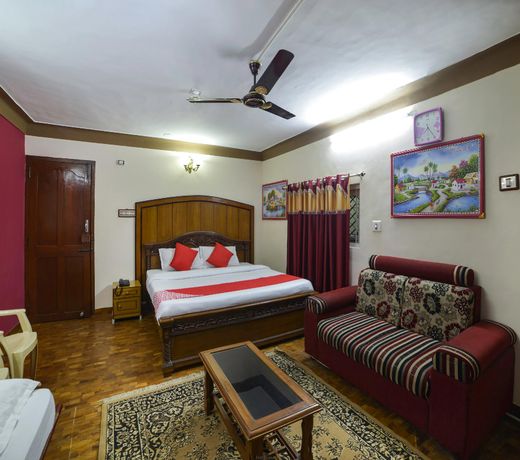 OYO 28641 Vijaya Deepa Guest House