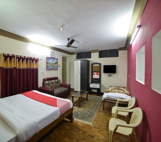 OYO 28641 Vijaya Deepa Guest House