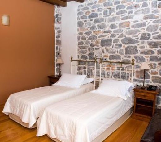 Xemoni Hotel