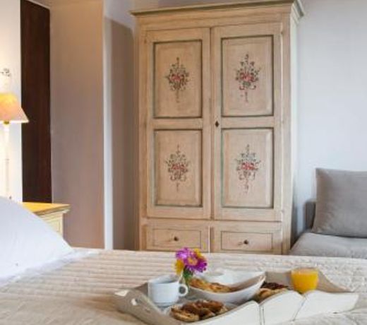 Xemoni Hotel