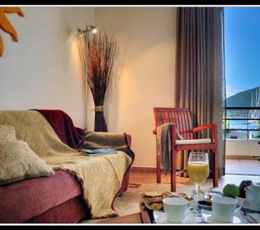 Ianos Hotel