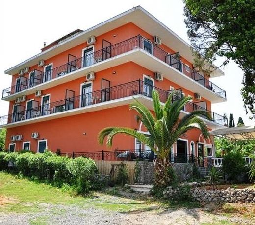 Hotel Pyrros