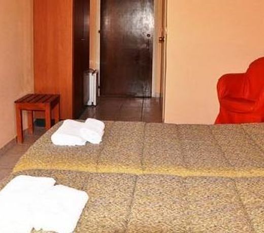 Hotel Pyrros