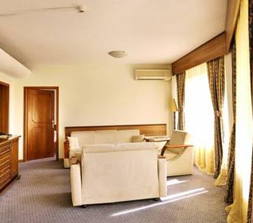 GRAND HOTEL KAZANLUK