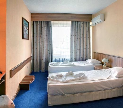 GRAND HOTEL KAZANLUK