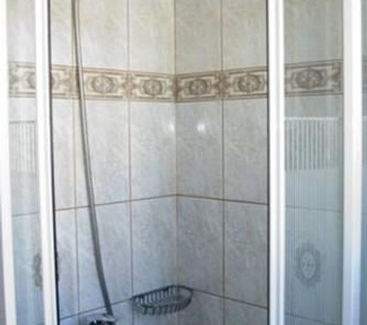 HOLIDAY STUDIOS - ROOMS
