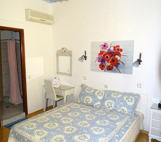 Anemones Rooms