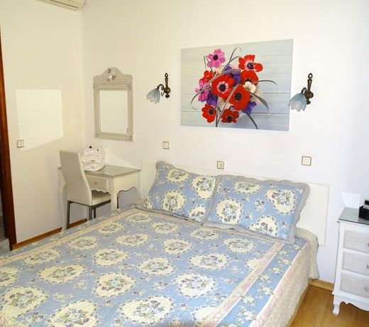 Anemones Rooms