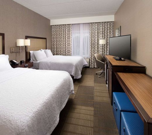 Hampton Inn & Suites Falls Church