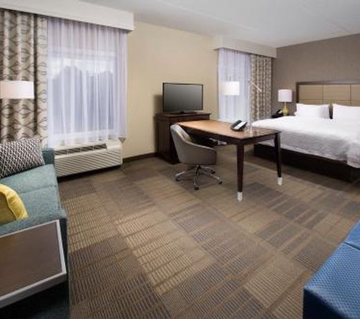 Hampton Inn & Suites Falls Church