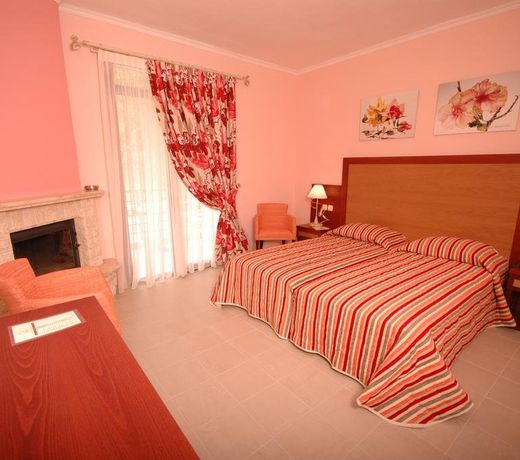 4 Epoxes Hotel Spa
