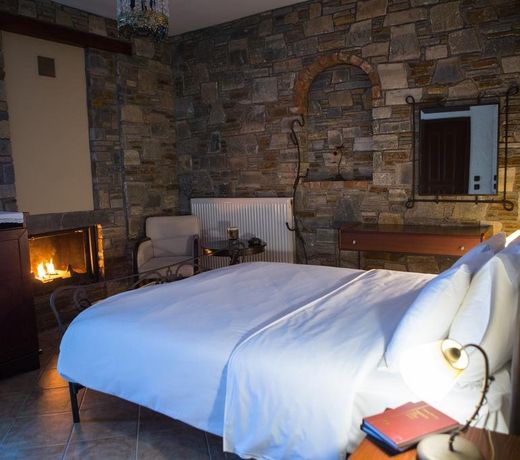 Evzin Hotel