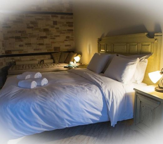 Evzin Hotel