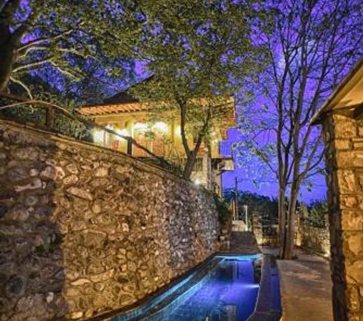 Santa Marina Guesthouse