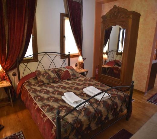 Santa Marina Guesthouse