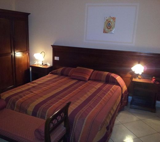 George Hotel