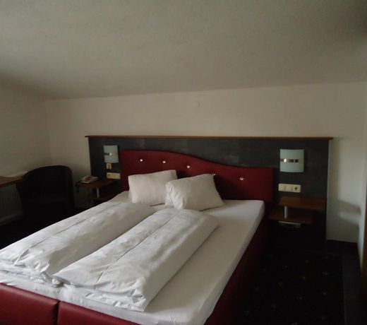 Hotel Dorfgasthof Schlösslstube