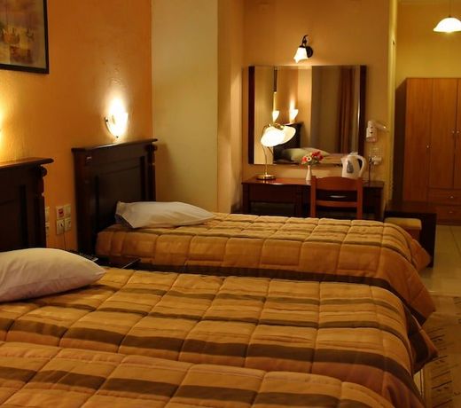 Hotel Kosta Famissi