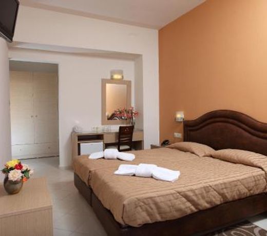 Kronos Hotel