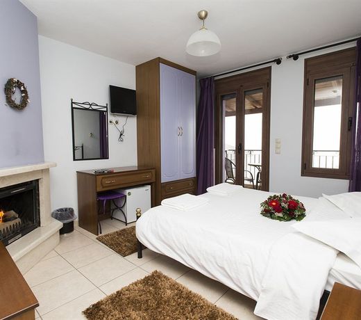 HOTEL AMFITHEA