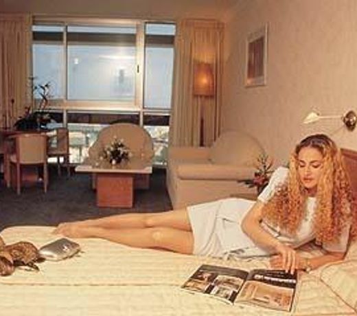 The Seasons Hotel -Studio & Suite