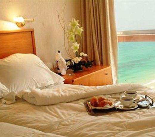 The Seasons Hotel -Studio & Suite