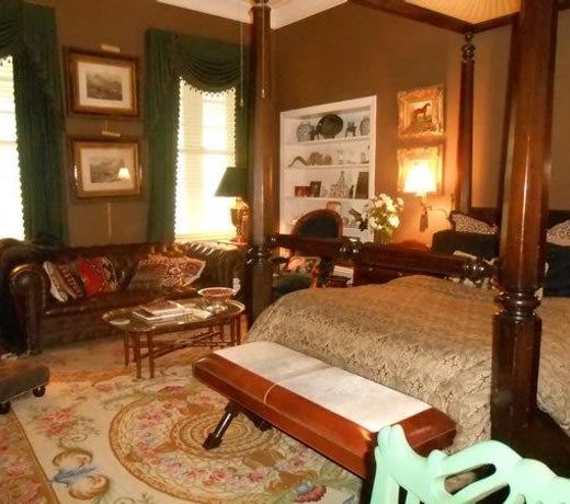 Belle Oaks Inn
