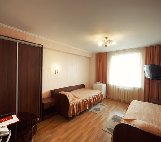 Oktyabrskaya Hotel