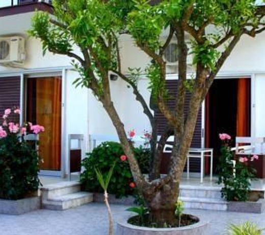 CONNECTION BENITSES HOTEL