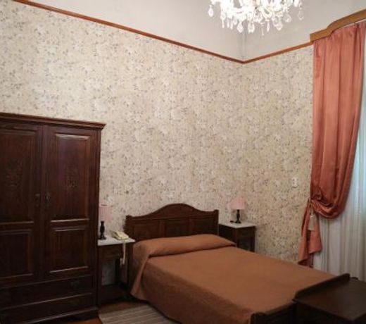 Acropolis House