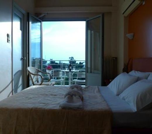 IKAROS Hotel