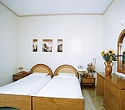 SUNSET HOTEL