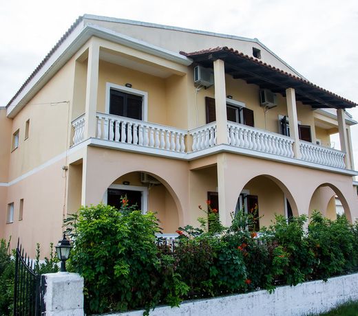 SILVER NESTS APARTMENTS