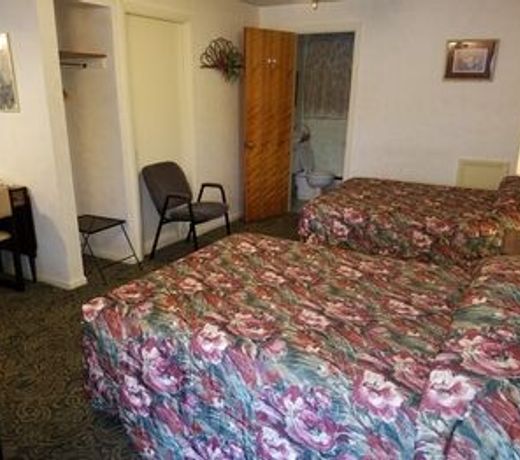 Simmons Motel and Suites