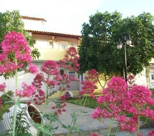 Manos studios