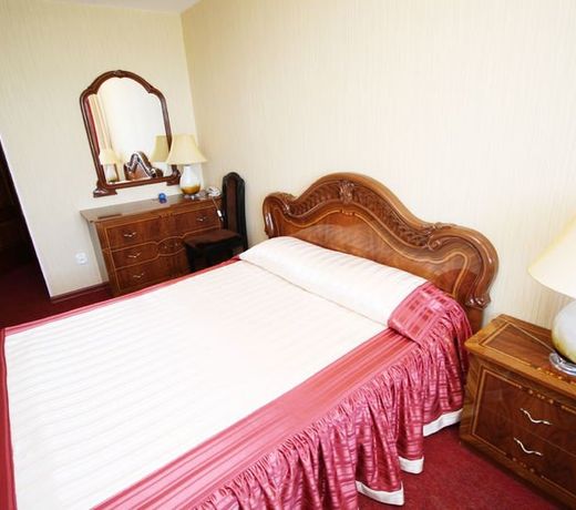 Ugor Hotel