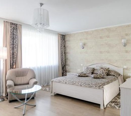 Ugor Hotel