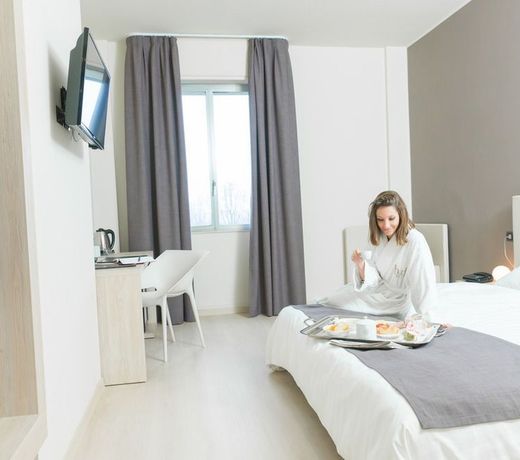 Helios Hotel & Restaurant