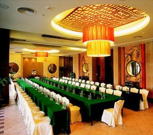 Phoenix Lakeview Resort Hotel
